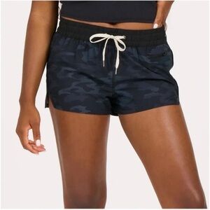 Vuori Clementine Short Watercolor Camo Size Medium Drawstring Athletic Workout